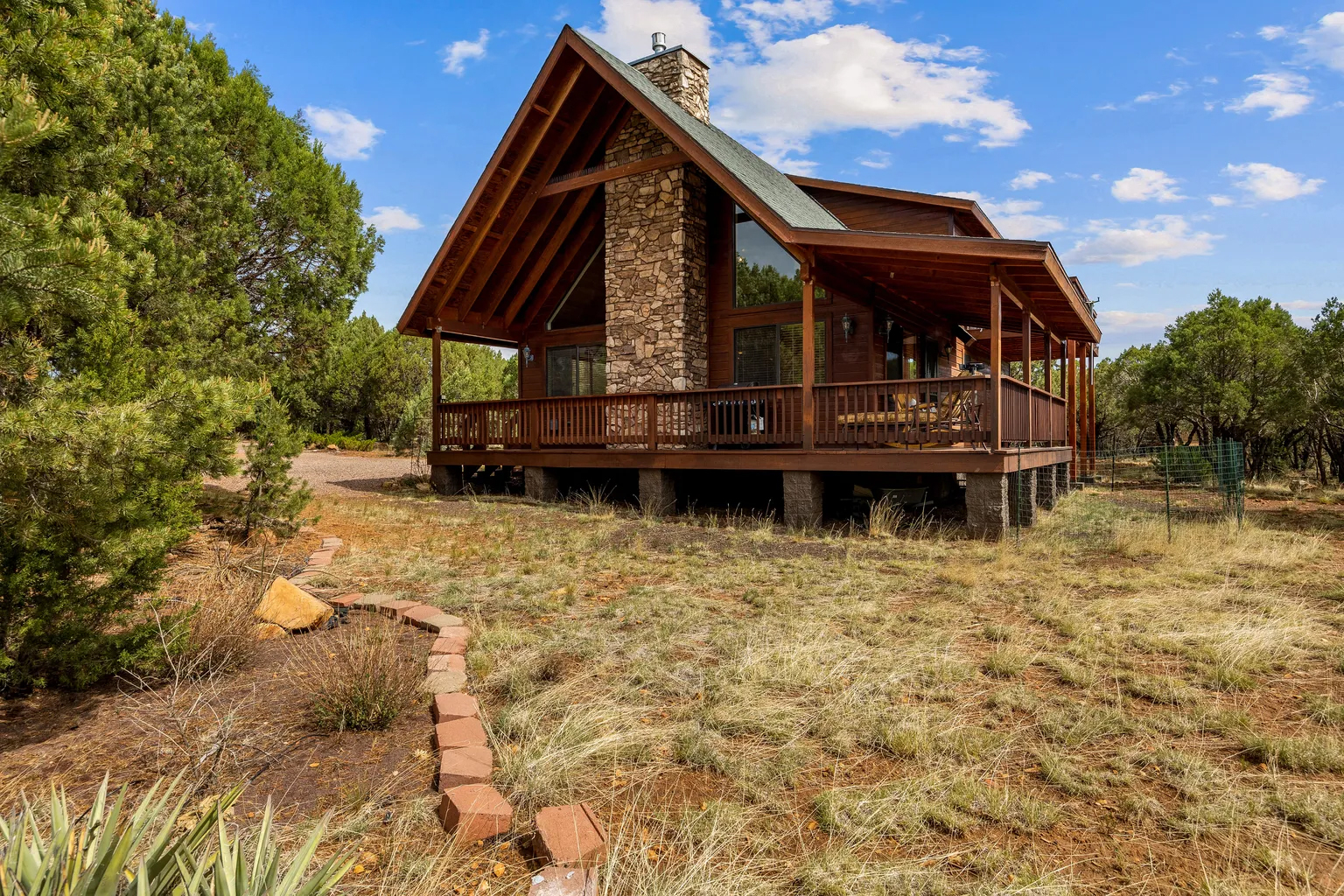 Beautiful Arizona High Country mountain properties and landscapes